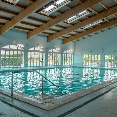 Oasis Park 2 Bedroom Floor At72 Апартаменты