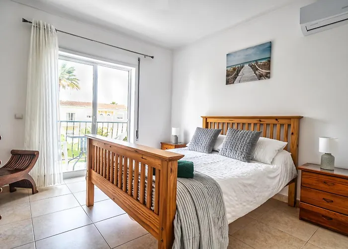 Oasis Park 2 Bedroom Floor At72 Apartment *