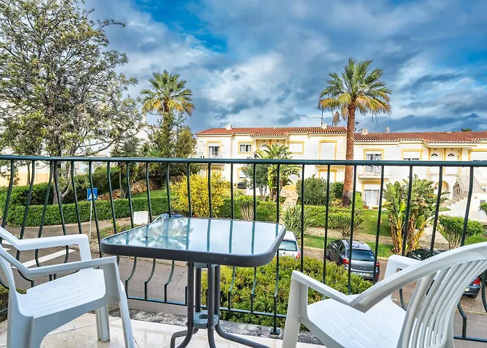 Oasis Park 2 Bedroom Floor At72 Portimao