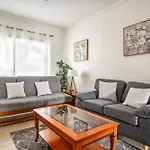 Oasis Park 2 Bedroom Floor At72 波尔蒂芒