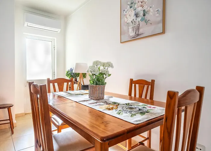 Oasis Park 2 Bedroom Floor At72