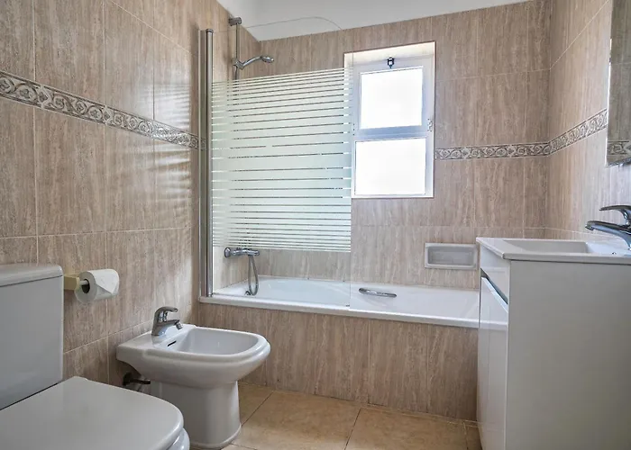 Oasis Park 2 Bedroom Floor At72 公寓